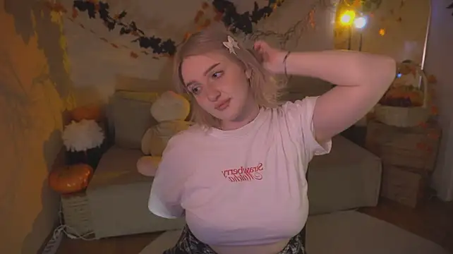 ELLIEJAY - teasing with big boobs