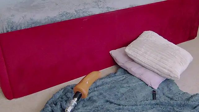 AuraMIlf - Set mommies pussy on fire 😈