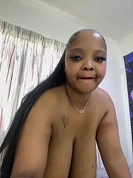 Pinkypie_Busty - Ocean squirt and sucking Tities