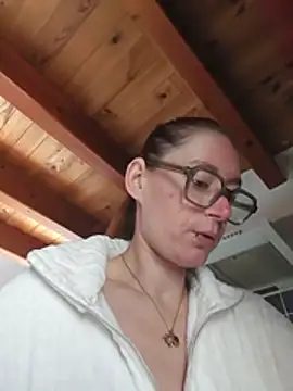 Ladydivine14 - Enlève moi le haut 🍒🔥💋