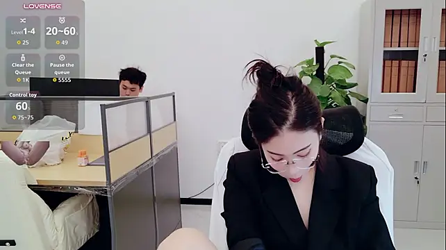 Yangyang-777 - 🎀下个月我妈妈生日，我想攒钱送她礼物🎁水果18希望她永远18岁