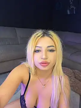 AstridJade - Spit those titties