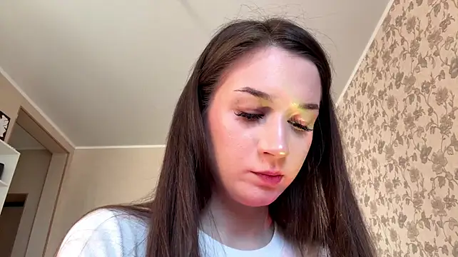 Emilylovetokens - 🤍take off my top💓