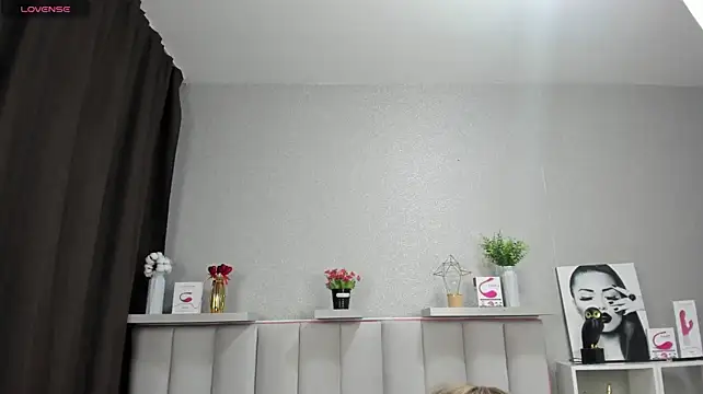 KattyPeachX - Fuck me Lash, Domi, Nora! Show pussy