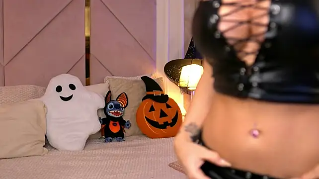 Alexaheyess - Your Fantasy has Arrived 🤫🤫