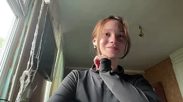 BrittanyLebowitz - lick lips