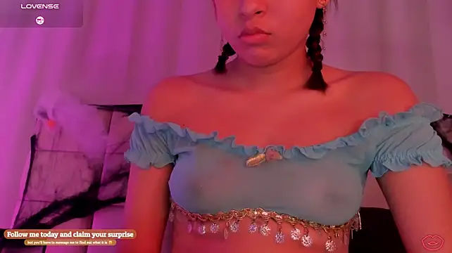 Heicy_ - thong pushed to the side 😈🔥