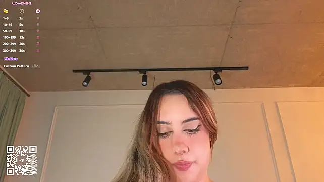 MoranaKit - MASSAGE MY BOOBS CLOSE UP