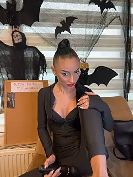 FeetVibe - 👑 Spoil Your Foot Goddess!