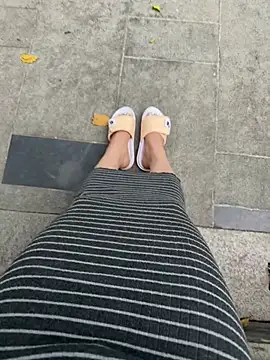 Meii-meyy - 让我的小穴在星巴克里潮吹 Make me squirt