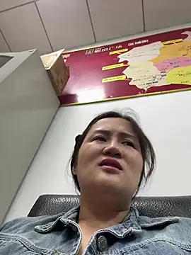 Amy1688 - 户外脱内裤特写小穴