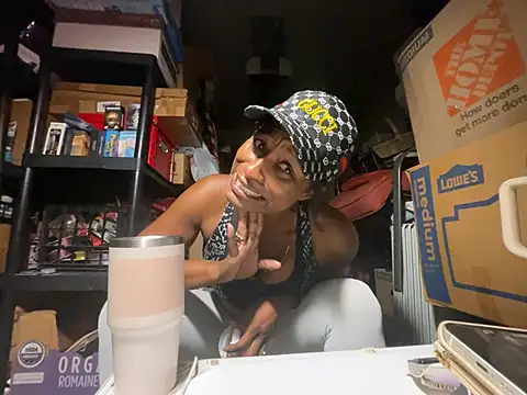 Wynterheat - Pussy Play | 2 tokens or more