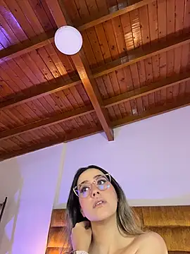 RenataVelasquez - show beautiful tits