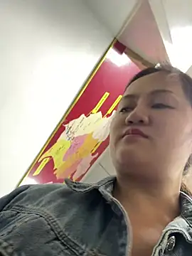 Amy1688 - 户外脱内裤特写小穴