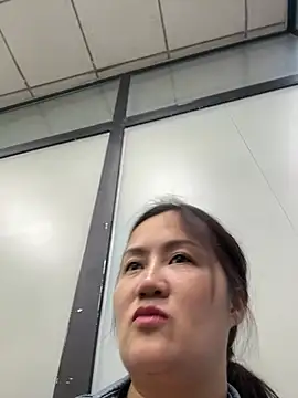 Amy1688 - 户外脱内裤特写小穴