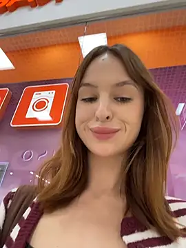 Outdorable - Take off jeans&shake ass in close-up