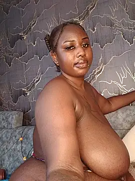Queenmillan - FUCK WITH DILDO