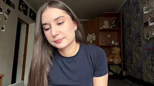 KittyNoSkirty - squeeze your chest