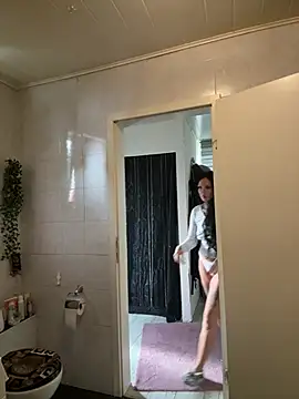 Michellegraf - 🐱 from the back