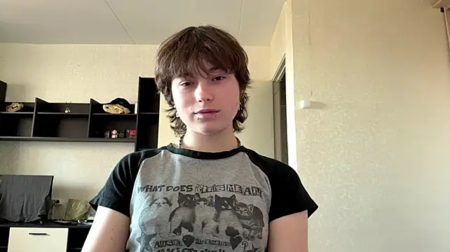 Nellyts - flash boobs