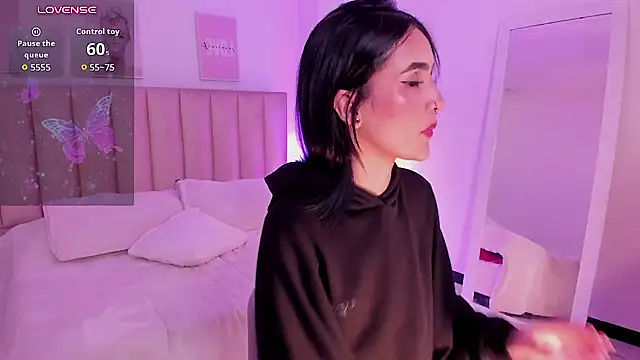 Sam_peach - Fast rubbing over panties 💦