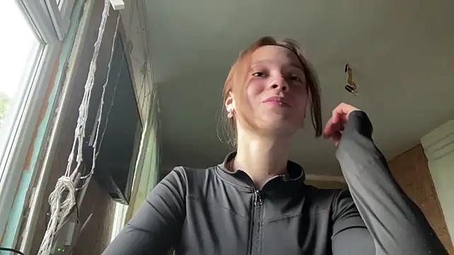 BrittanyLebowitz - lick lips