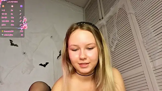 Queenneee - rub pussy