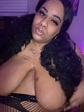 Prettybbwatl - COME LOVE ON ME