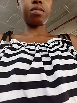 Sweethoneypot25 - Squirt front of an opened door 😍 😋