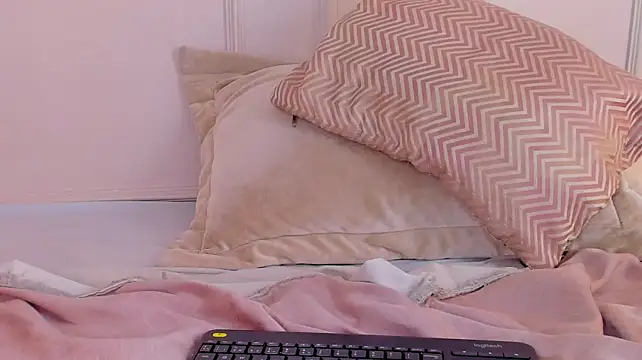 Mariapettit - ⭐fingering ass (doggy)⭐