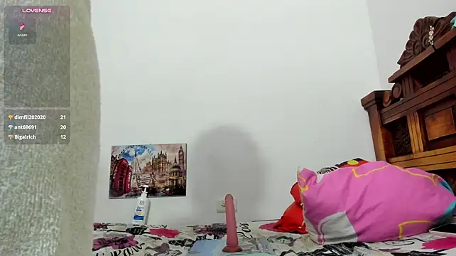 Roxana_Vegas - show the ass close and wink ass