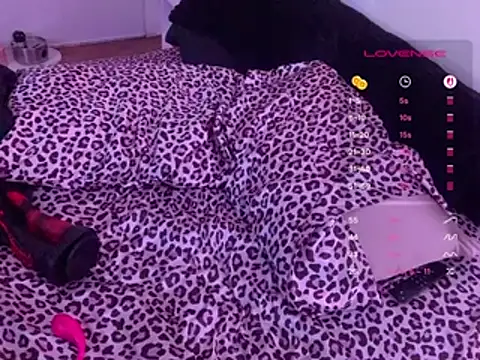 ChrryFoxx - panties off 👀💋