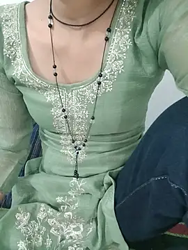 Hot_Riya_999
