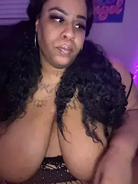Prettybbwatl - COME LOVE ON ME