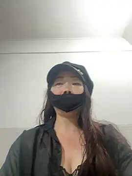 Moli6969 - 新人主播刚开播请多多支持，完成了听国王哥哥的