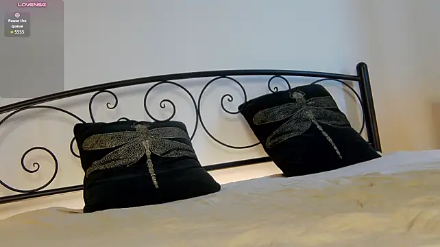 AnisLane - zoom tits