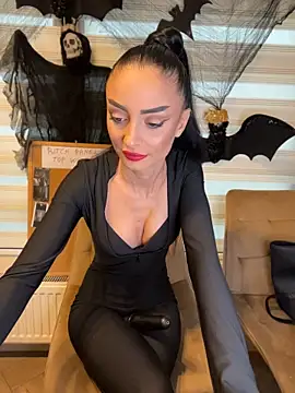 FeetVibe - 👑 Spoil Your Foot Goddess!