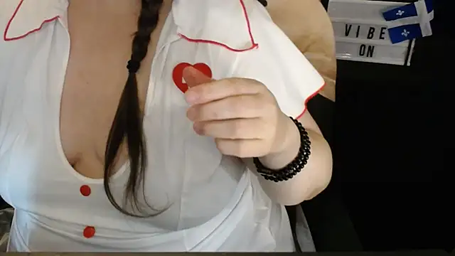 AngecornuXO2027 - flash tes seins
