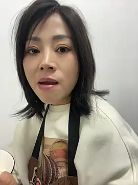 Lipinger - 公园不穿内衣直播30分钟