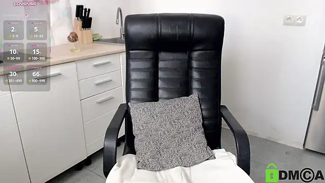 DollySun - flex boobs\play tits