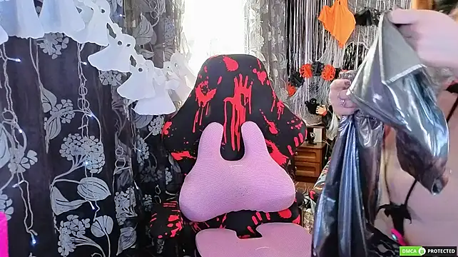 TinaBrook - Flash under my robe