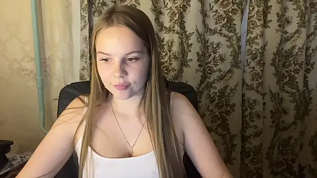 Peekinside - Play with my straps