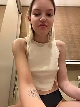 AshleyMur - naked show