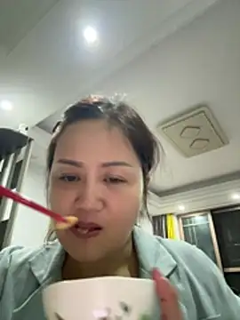 Amy1688 - 户外脱内裤特写小穴