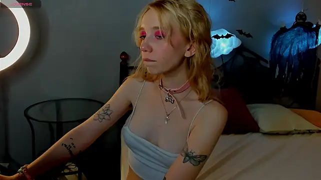 Lil1y_Moore