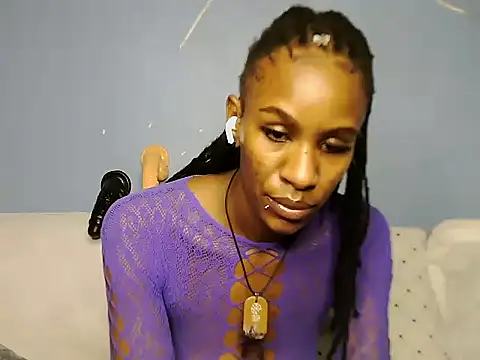 Queen_slim2 - show pussy