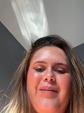 Blonde_Bunny - Oil up boobs and rub 👀
