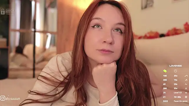 Alysuuun - fingering my tight ass