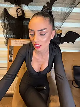 FeetVibe - 👑 Spoil Your Foot Goddess!