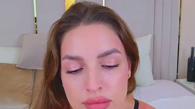 BellaHalles - sexy shower video in pm